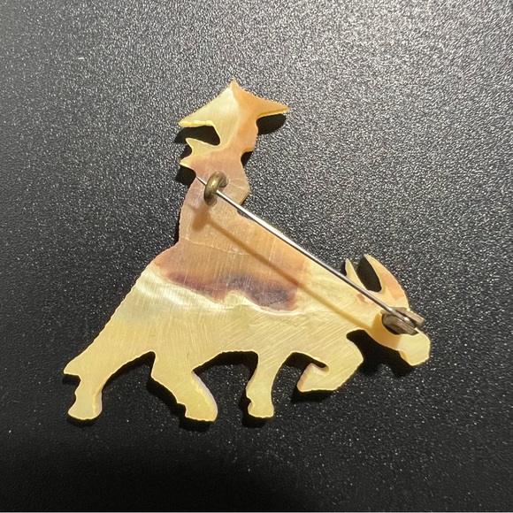 Mother of Pearl Hand Carved Mid Century Brooch Ox Rider & Woman Basket Palm Tree - Picture 3 of 6